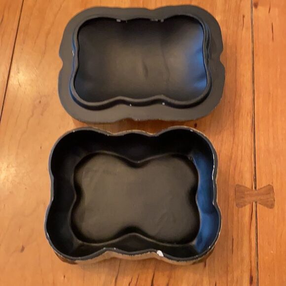 Raymond Waites ceramic box. - Picture 2 of 4